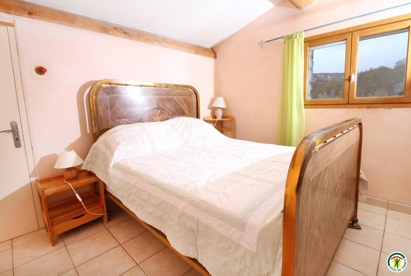 Chambre ouverte sur s&eacute;journ&agrave; l'&eacute;tage