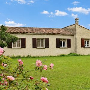 Location  n�G118002 � EPINOUZE (26)