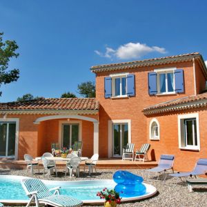 Location  n�G146100 � GRIGNAN (26)