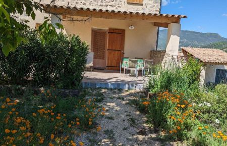 G&icirc;te n&deg;G264006 R&eacute;muzat - Dr&ocirc;me - GITE LE TILLEUL POUR 2 PERSONNES 
A COTE LE BASSIN AVEC LE BARBECUE