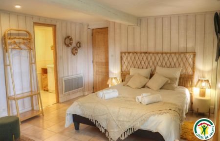 Chambre d'h&ocirc;tes n&deg;G281723 Romans-sur-Is&egrave;re - Dr&ocirc;me - lit king-size (160*200)