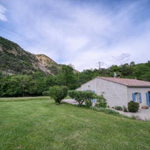 Location  n�G286001 � ROUSSIEUX (26)