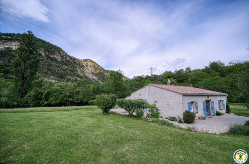 Location  n�G286001 � ROUSSIEUX (26)