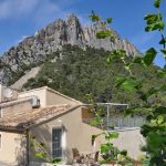 Notre grand gite sous le rocher Saint Julien