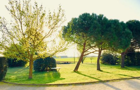G&icirc;te n&deg;G71100 Chanos-Curson - Dr&ocirc;me - Votre immense jardin enti&egrave;rement privatif.