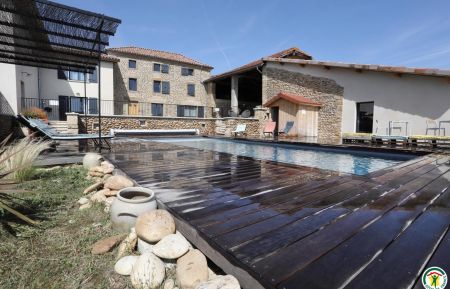 G&icirc;te n&deg;G83006 Ch&acirc;teauneuf-de-Galaure - Dr&ocirc;me - photoPrintemps