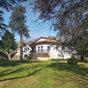 Location  n�G84009 � CHATEAUNEUF SUR ISERE (26)