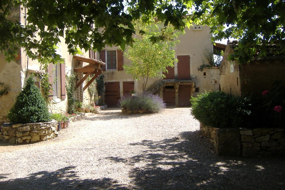 photo 0