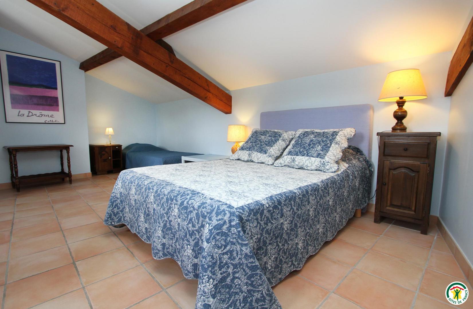 g-te-le-mas-des-restanques-le-poet-laval-en-drome-provencale-la
