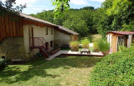 G&icirc;te n&deg;G331001 Saint-Thomas-en-Royans - Dr&ocirc;me - Espace jardin et terrasse