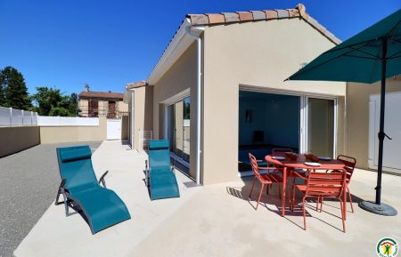 G&icirc;te n&deg;G11005 Aouste-sur-Sye - Dr&ocirc;me - Terrasse privative, terrain clos