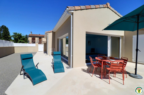 Location  n�G11005 � AOUSTE SUR SYE (26)