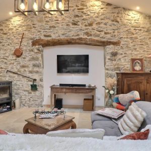Location  n�G134002 � FELINES SUR RIMANDOULE (26)