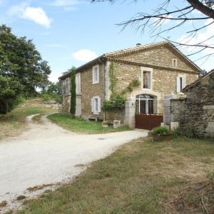 Location  n�G146003 � GRIGNAN (26)