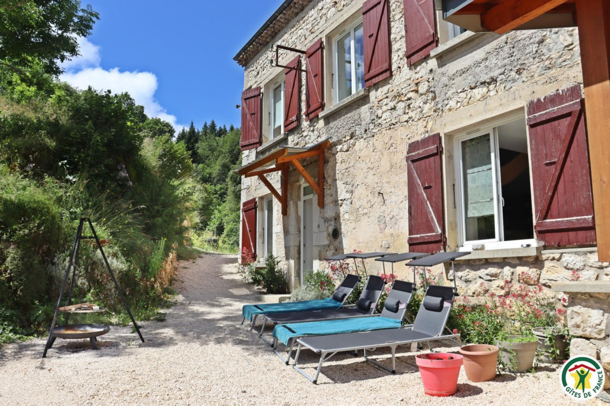 LES GÎTES DE L'ÉCHARASSON