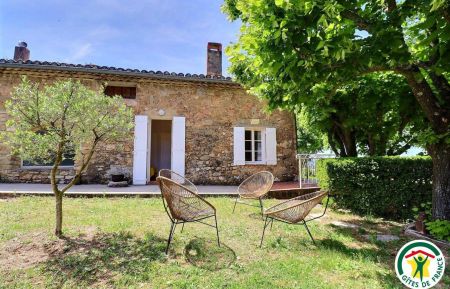 G&icirc;te n&deg;G180001 M&eacute;rindol-les-Oliviers - Dr&ocirc;me - Le g&icirc;te avec petits fauteuils
