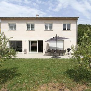 Location  n�G236002 � PIERRELONGUE (26)