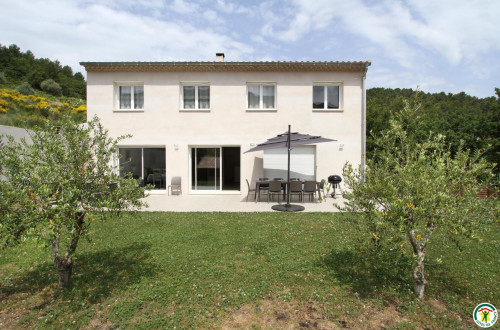 Location  n�G236002 � PIERRELONGUE (26)
