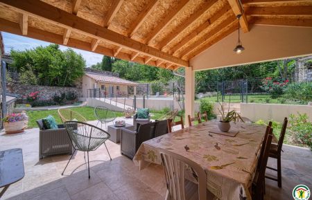 G&icirc;te n&deg;G176009 Marsanne - Dr&ocirc;me - Terrasse couverte.