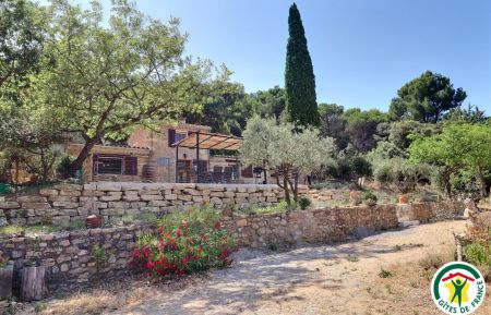 Le gîte, accès par une dizaine de marches Gîte n°G367014 Venterol - Drôme - Le gîte, accès par une dizaine de marches