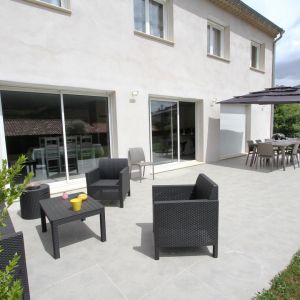 Location  n�G236002 � PIERRELONGUE (26)
