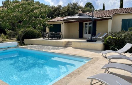 G&icirc;te n&deg;G345014 Suze-la-Rousse - Dr&ocirc;me - terrasse donnant sur la piscine privative