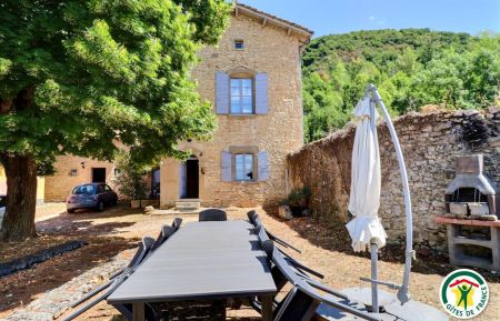 G&icirc;te n&deg;G149006 Hostun - Dr&ocirc;me - TERRASSE EXT