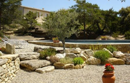 G&icirc;te n&deg;G285002 Rousset-les-Vignes - Dr&ocirc;me - C&ocirc;t&eacute; piscine 