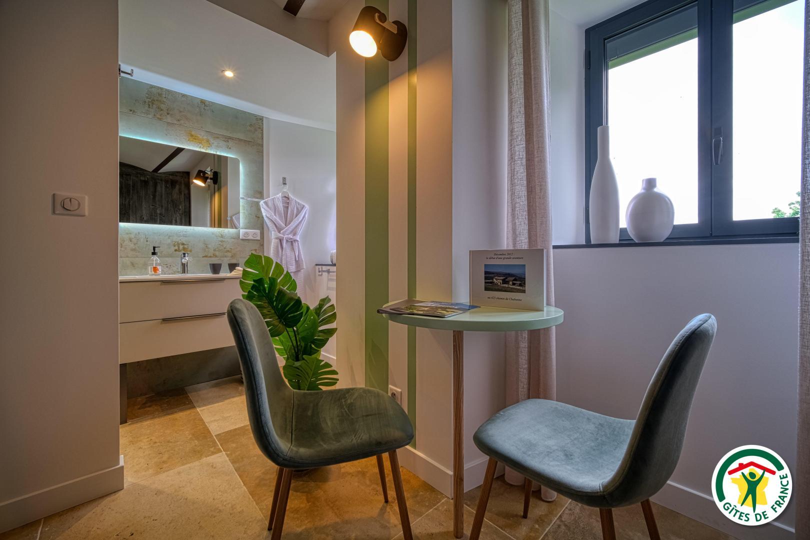 La chambre Roche-Colombe (lits 2x90x200) photo 17