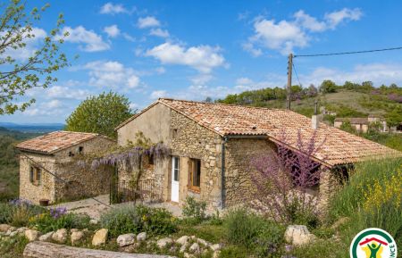 G&icirc;te n&deg;G108012 Crest - Dr&ocirc;me - photo