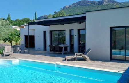 G&icirc;te n&deg;G256003 Propiac - Dr&ocirc;me - G&icirc;te et piscine privative, ouverte de mai &agrave; sept inclus, 8.5x4m, fond plat 1m4 profondeur, s&eacute;curis&eacute; par une alarme