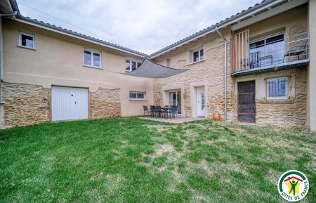 G&icirc;te n&deg;G231008 Peyrins - Dr&ocirc;me - Vue ext&eacute;rieure du g&icirc;te