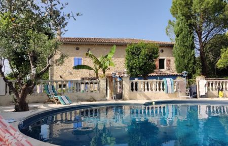 G&icirc;te n&deg;G85006 Ch&acirc;teauneuf-du-Rh&ocirc;ne - Dr&ocirc;me - photo