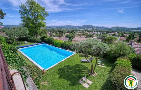 G&icirc;te n&deg;G191003 Montboucher-sur-Jabron - Dr&ocirc;me - La vue ext&eacute;rieure