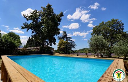 La piscine privative hors-sol (photo retouchée par intelligence artificielle; la piscine sera mise en eau définitivement mi-juillet 2026) Gîte n°G39006 Beauregard-Baret - Drôme - La piscine privative hors-sol (photo retouchée par intelligence artificielle; la piscine sera mise en eau définitivement mi-juillet 2026)