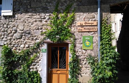 G&icirc;te n&deg;G323001 Saint-Paul-l&egrave;s-Romans - Dr&ocirc;me - L'entr&eacute;e du g&icirc;te