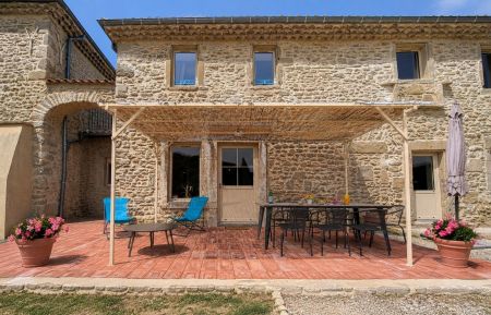 G&icirc;te n&deg;G65003 Chabrillan - Dr&ocirc;me - terrasse ombrag&eacute;e