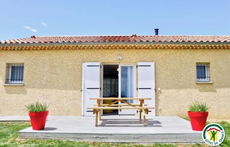 G&icirc;te n&deg;G110002 Crozes-Hermitage - Dr&ocirc;me - photo