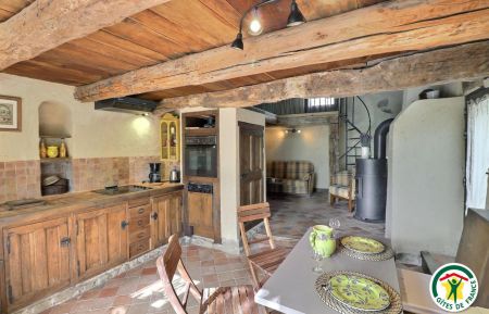 G&icirc;te n&deg;G193023 Montbrun-les-Bains - Dr&ocirc;me - La pi&egrave;ce de vie