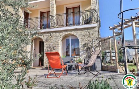 G&icirc;te n&deg;G243005 Le Po&euml;t-Laval - Dr&ocirc;me - Terrasse privative du g&icirc;te