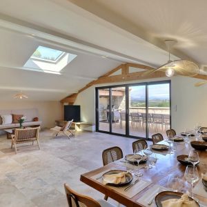 Location  n�G277002 � LA ROCHE SUR GRANE (26)