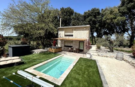 Saison 2026 : la terrasse est désormais équipée d'une pergola Gîte n°G285003 Rousset-les-Vignes - Drôme - Saison 2026 : la terrasse est désormais équipée d'une pergola