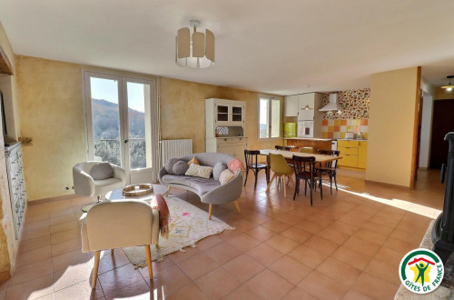 Location  n�G138010 � LA GARDE-ADHEMAR (26)