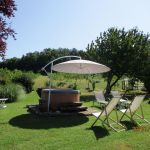 Spa extérieur ouvert selon la météo Spa extérieur ouvert selon la météo