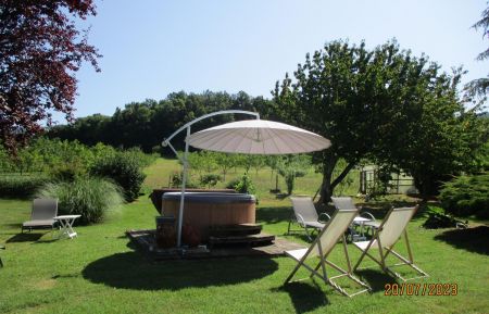 G&icirc;te n&deg;G190007 Saint-Laurent-en-Royans - Dr&ocirc;me - Spa ext&eacute;rieur ouvert selon la m&eacute;t&eacute;o