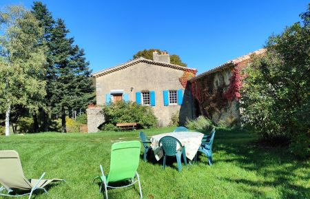 G&icirc;te n&deg;G90002 La Chaudi&egrave;re - Dr&ocirc;me - La fa&ccedil;ade principale du g&icirc;te Mouton c&ocirc;t&eacute; sud