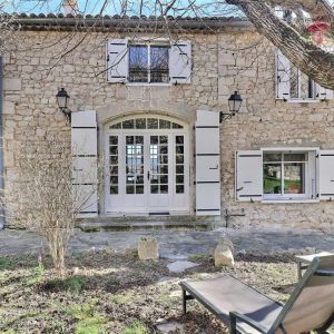 Location  n�G138011 � LA GARDE ADHEMAR (26)