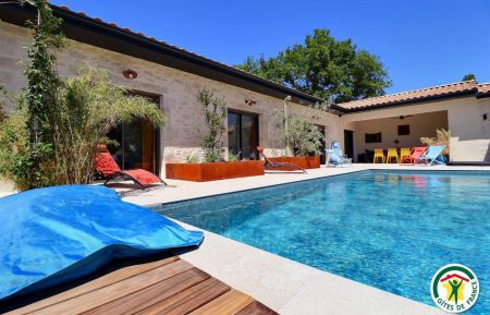 G&icirc;te n&deg;G243007 Le Po&euml;t-Laval - Dr&ocirc;me - photo