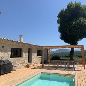 Location  n�G277001 � LA ROCHE SUR GRANE (26)