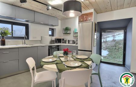 G&icirc;te n&deg;G168004 Lus-la-Croix-Haute - Dr&ocirc;me - Espace repas et cuisine &eacute;quip&eacute;e